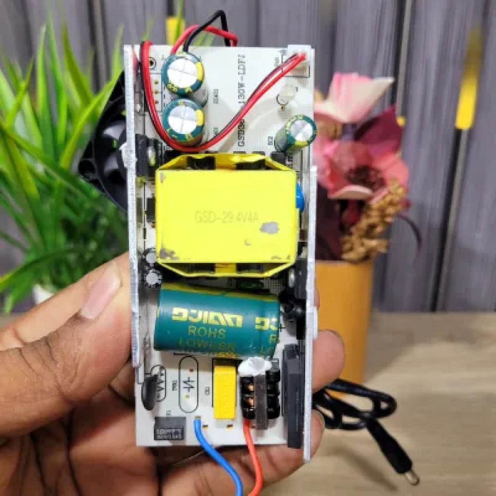 24V 4A LiFePO4 Battery Charger | 29.2V Output Charger for 8S LiFePO4 Battery Pack